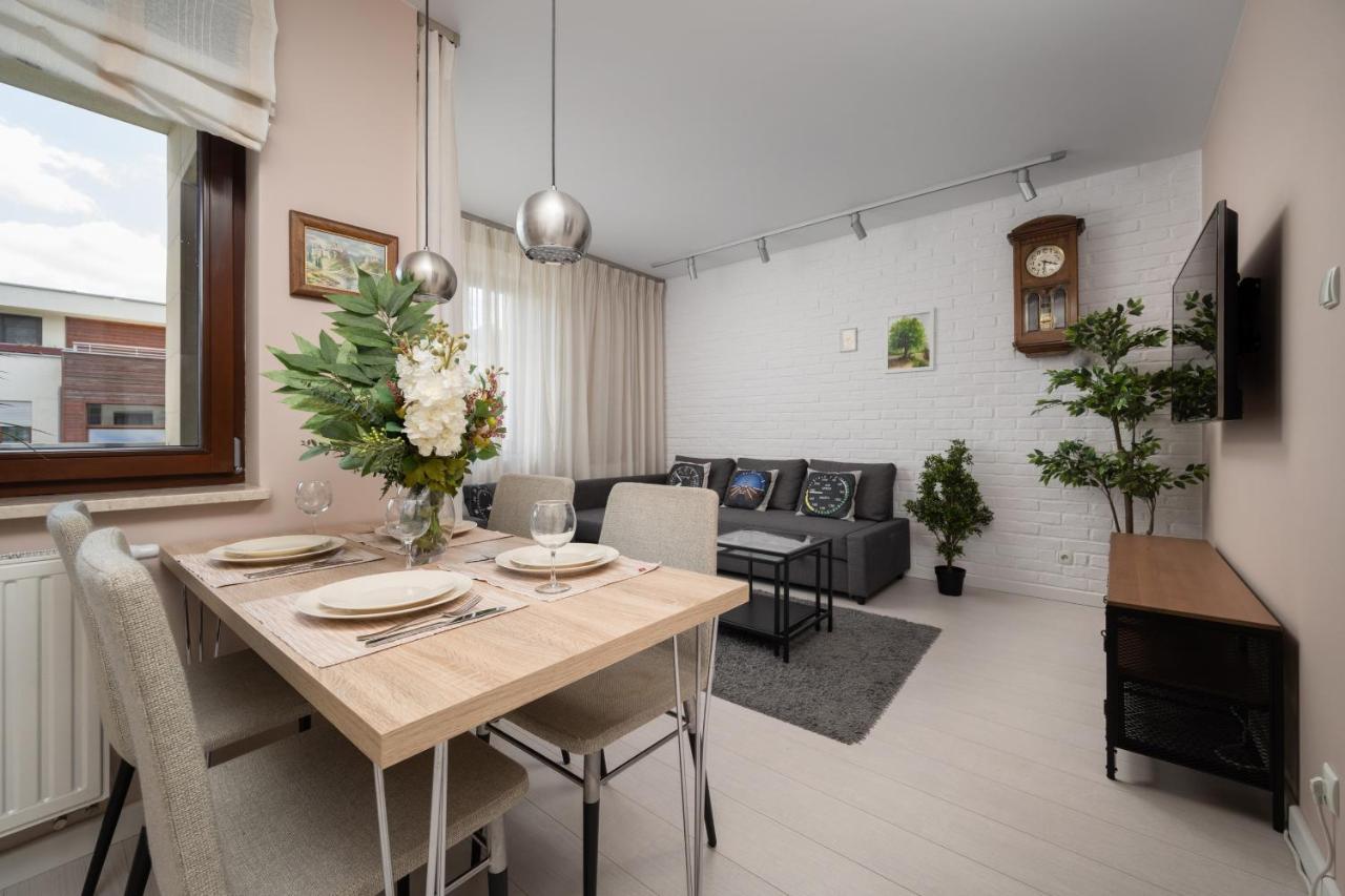 Wroclaw Dabie Silver By Renters Exterior photo
