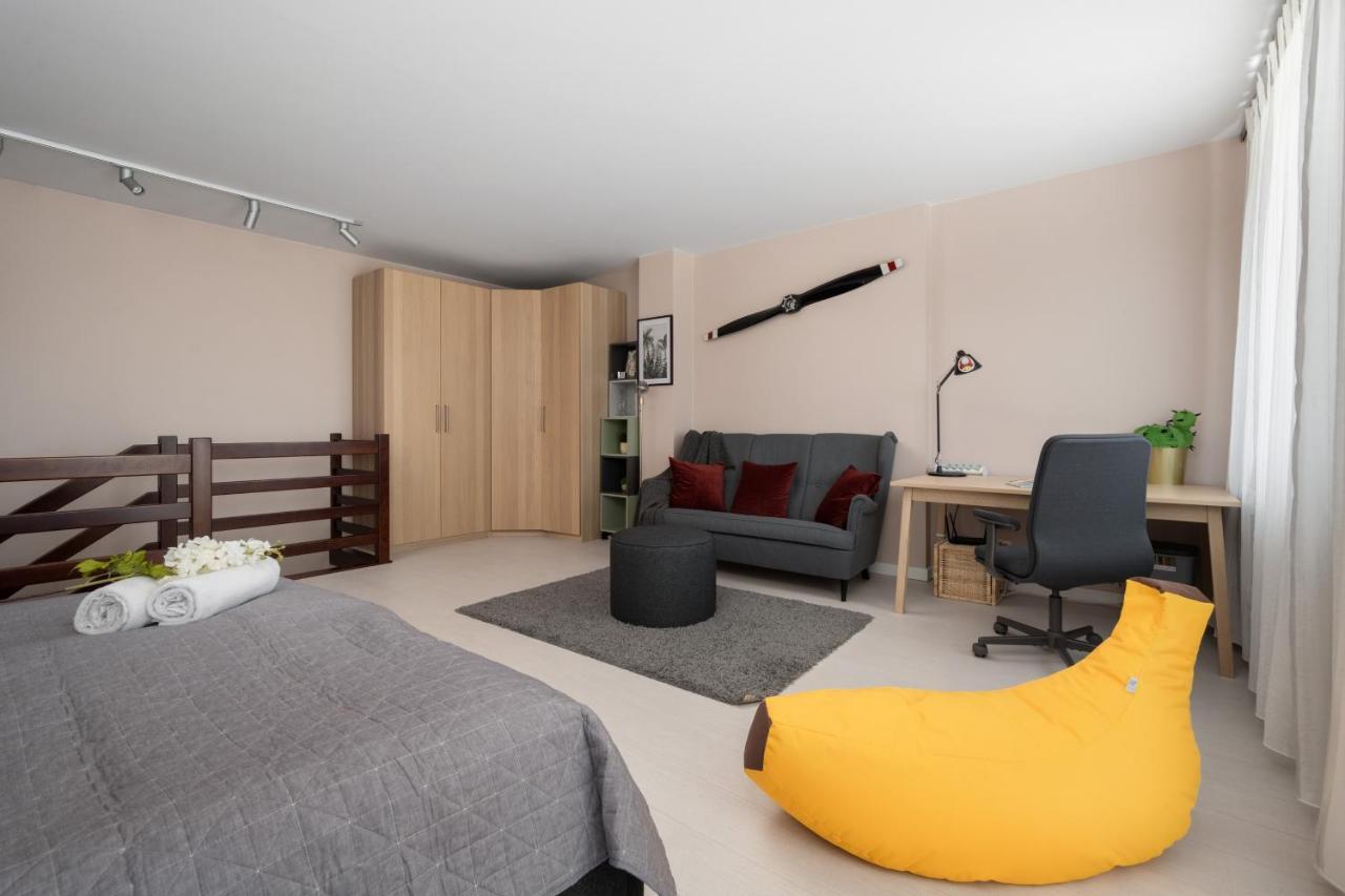 Wroclaw Dabie Silver By Renters Exterior photo