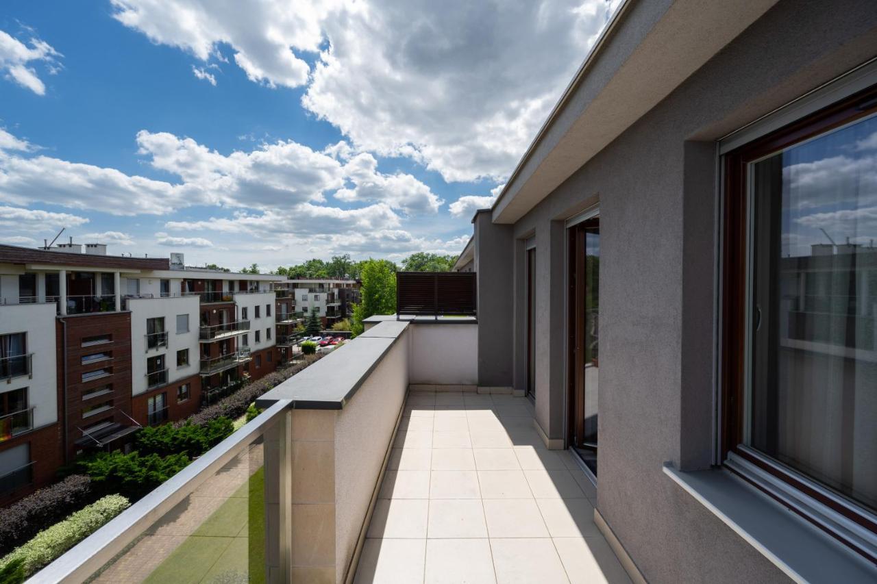 Wroclaw Dabie Silver By Renters Exterior photo